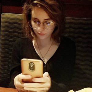 Meet your Posher, Julia